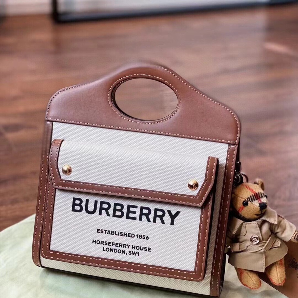 [버버리] Burberry Bag 버버리 호스페리 로고 캔버스 레더 미니 포켓백 19X15X5cm 23X26cm