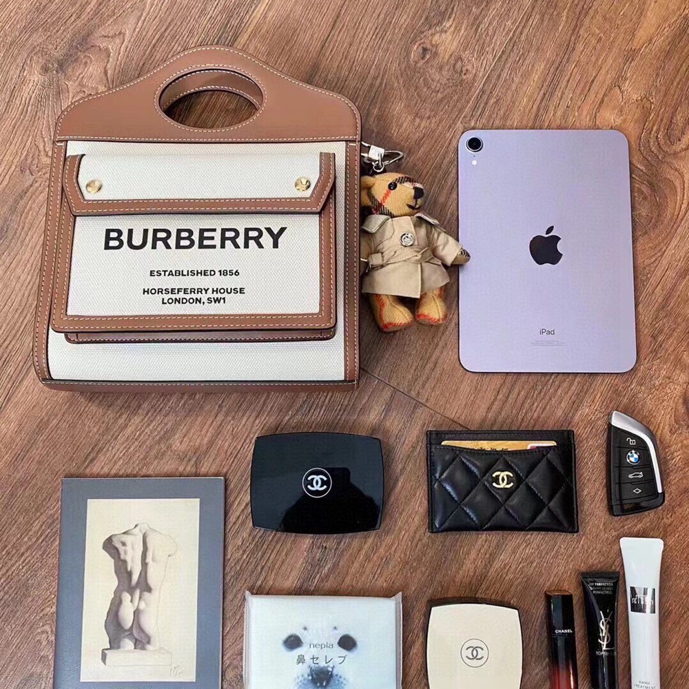 [버버리] Burberry Bag 버버리 호스페리 로고 캔버스 레더 미니 포켓백 19X15X5cm 23X26cm