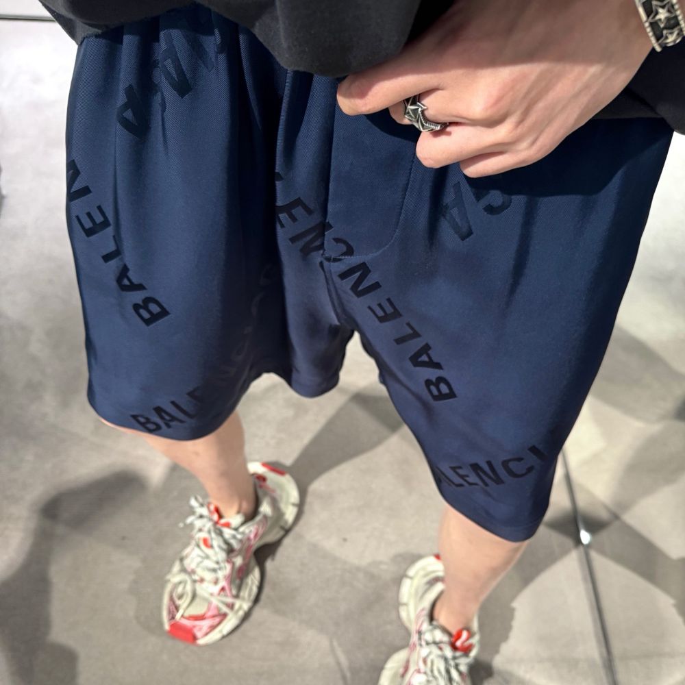 [발렌시아가] BALENCIAGA 올오버 로고 패턴 자가드 쇼츠