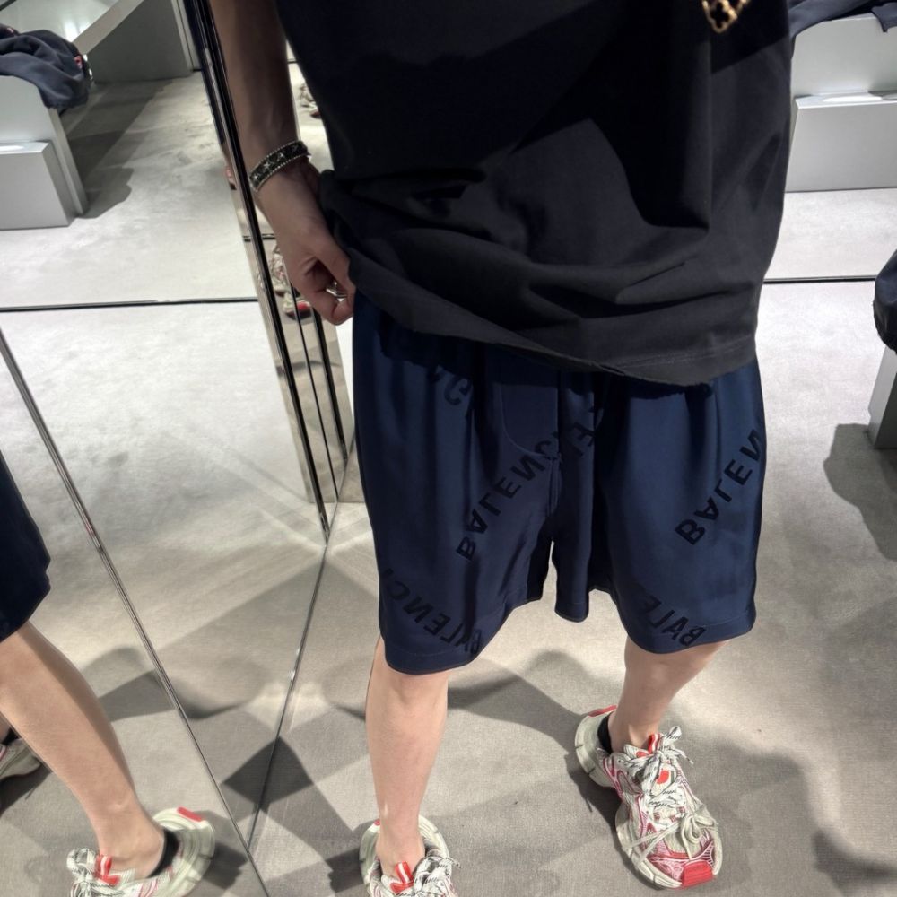 [발렌시아가] BALENCIAGA 올오버 로고 패턴 자가드 쇼츠