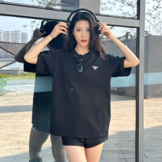 [프라다] PRADA 트라이앵글 체스트 로고 티셔츠