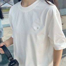 [프라다] PRADA 트라이앵글 체스트 로고 티셔츠