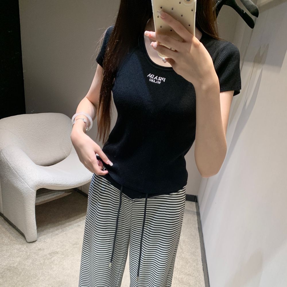 [프라다] PRADA 모노그램 자수 로고 니트