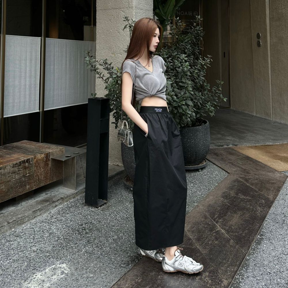 [프라다] PRADA 트라이앵글 나일론 스커트