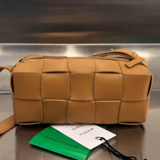 [보테가베네타] BOTTEGA VENETA 브릭카세트숄더백