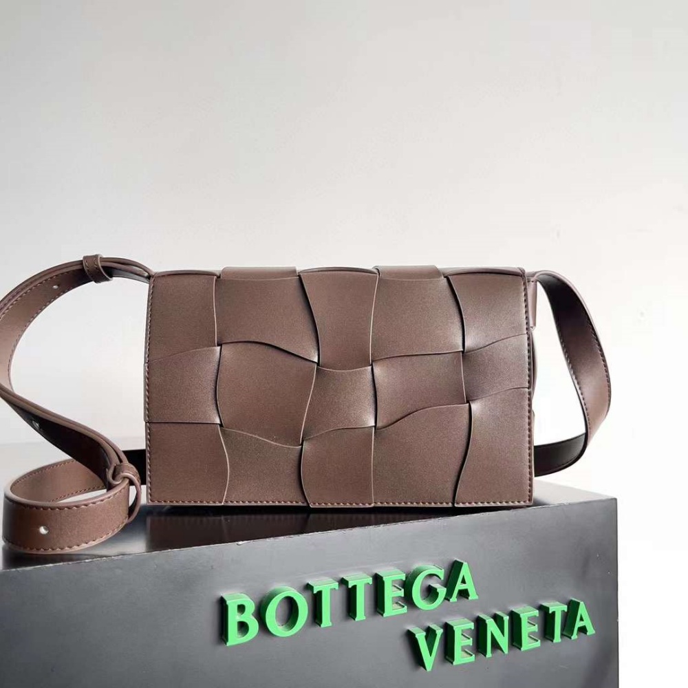 [보테가베네타] BOTTEGA VENETA 카세트