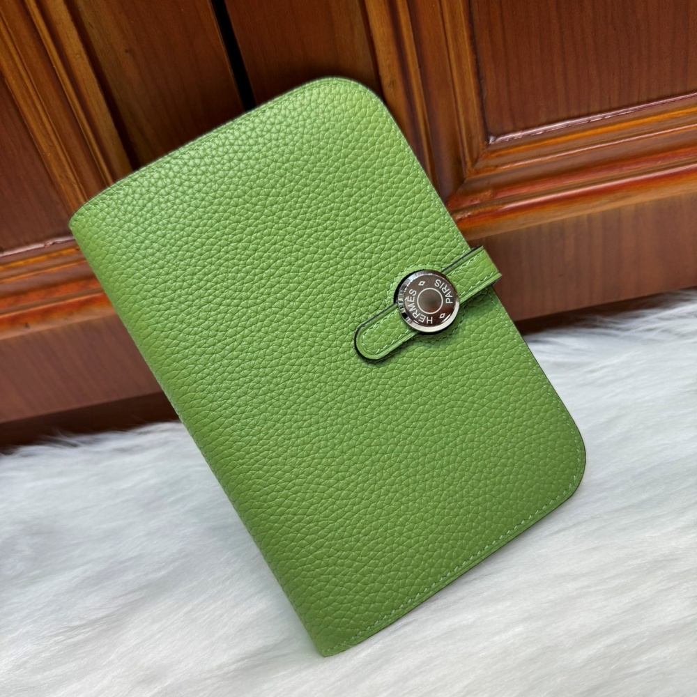 [에르메스] HERMES-Dogon 여권 지갑 Togo – Apple Green  Silver