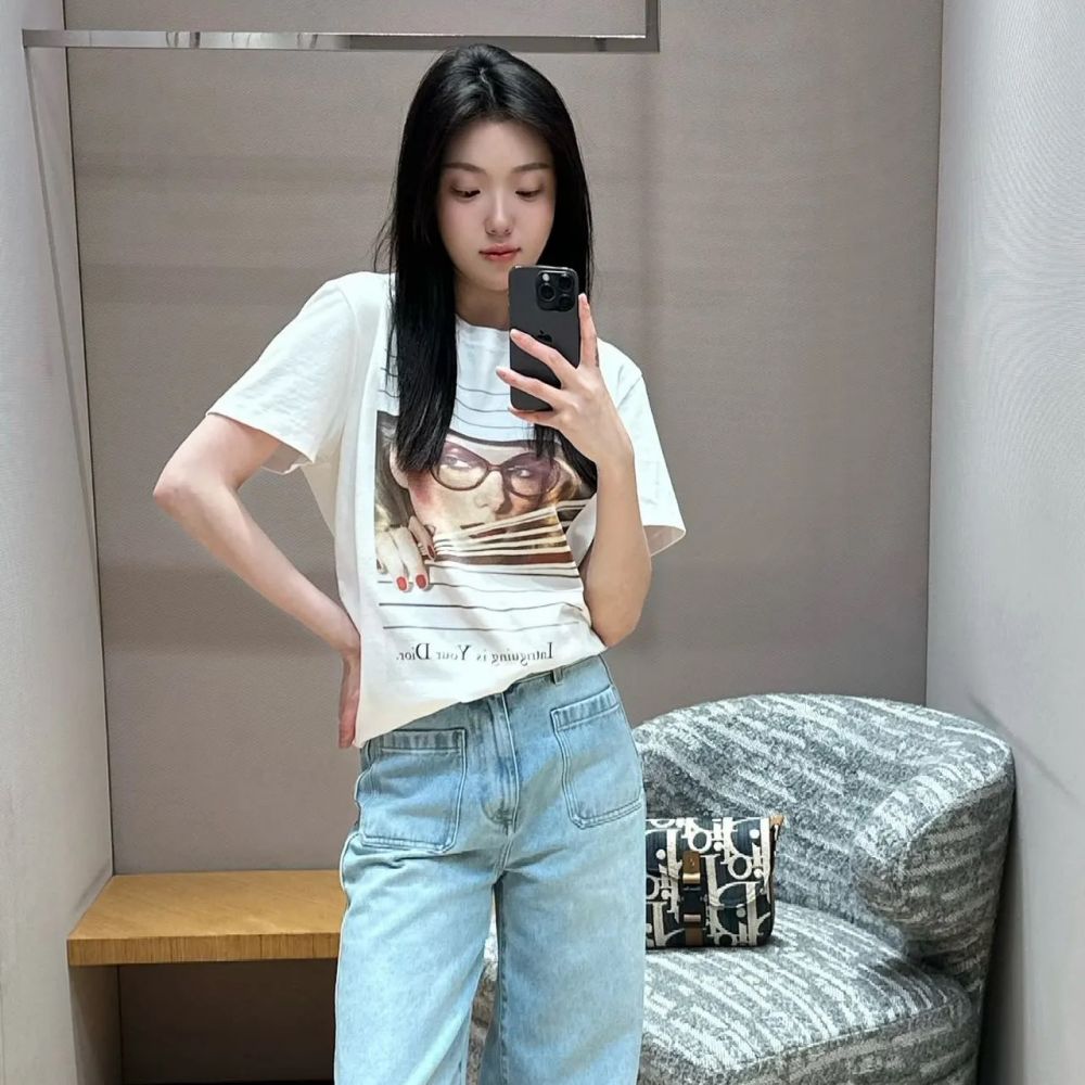 [디올] DIOR 매거진 커버 프린트 티셔츠