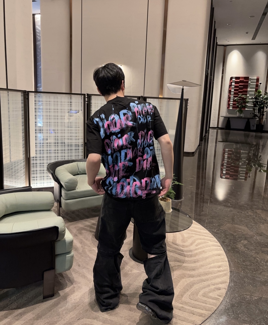 [디올] DIOR 그래피티 핸드프린트 로고 티셔츠