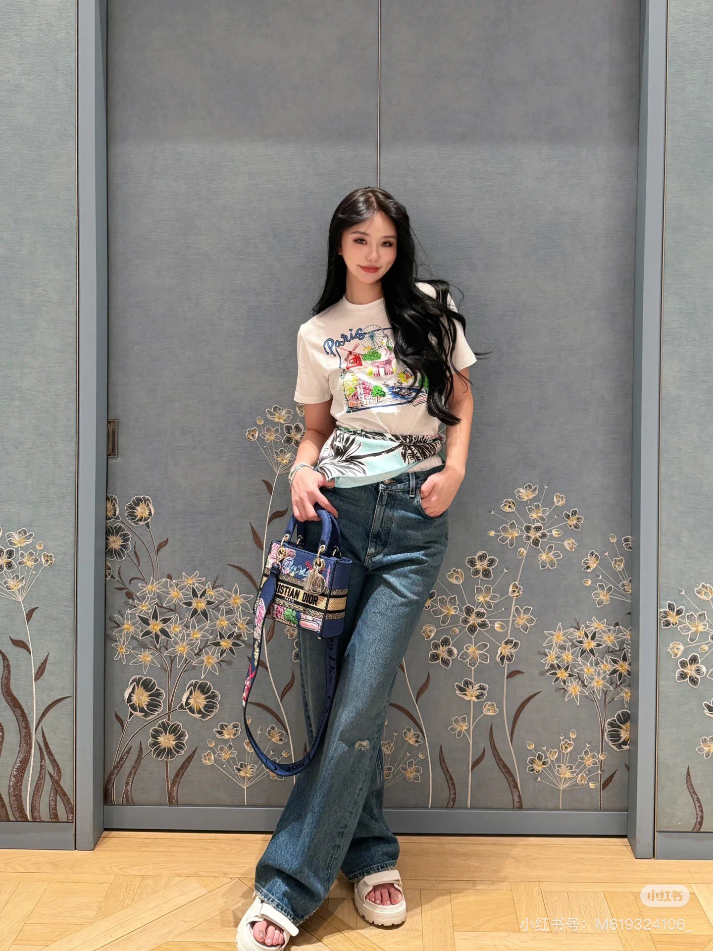 [디올] DIOR  파리 레드 카펫 프린트 그래픽 티셔츠