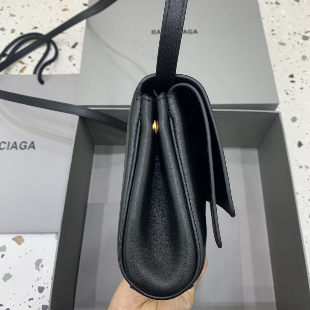 [발렌시아가] Balenciaga Air Clutch 발렌시아가 벨 에어 클러치 26x15x5cm
