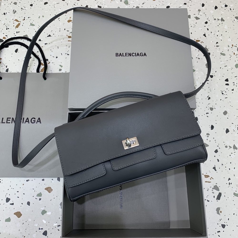 [발렌시아가] Balenciaga Air Clutch 발렌시아가 벨 에어 클러치 26x15x5cm