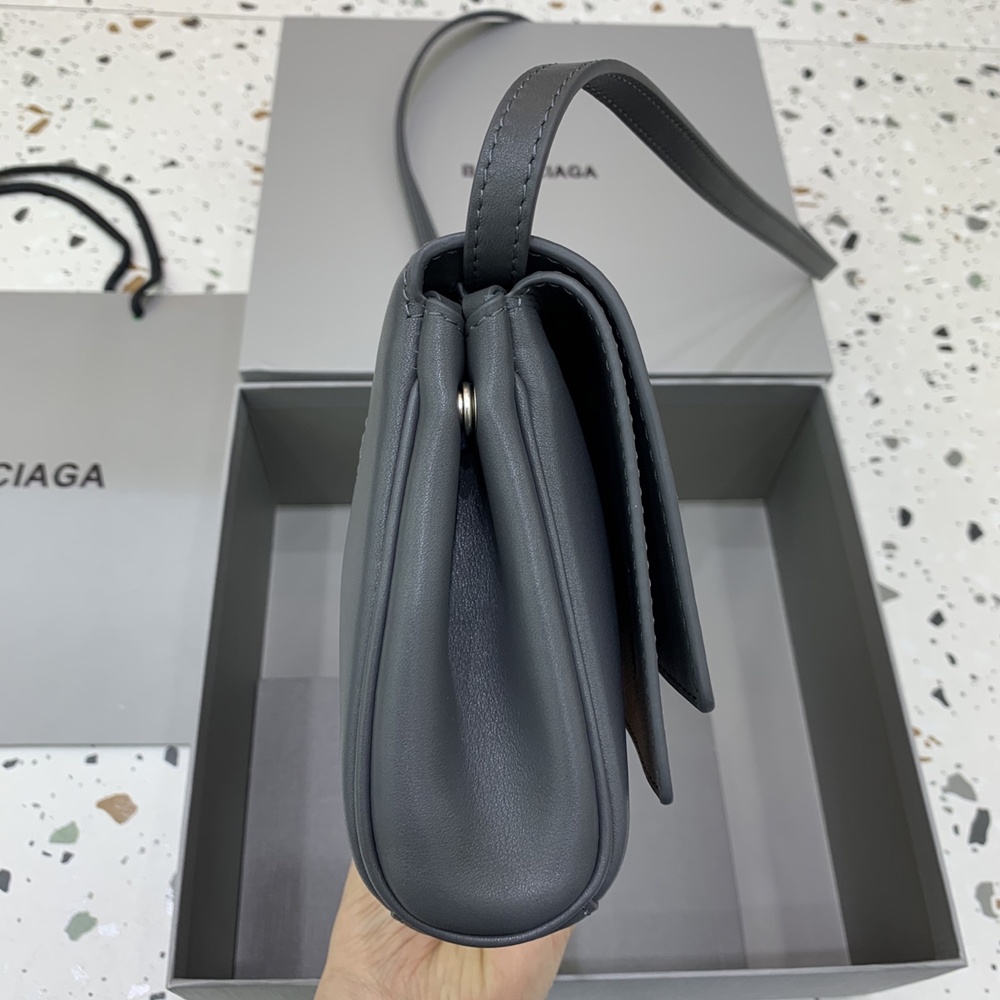 [발렌시아가] Balenciaga Air Clutch 발렌시아가 벨 에어 클러치 26x15x5cm