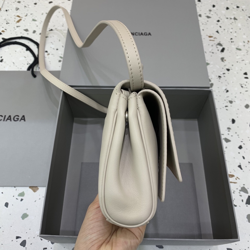 [발렌시아가] Balenciaga Air Clutch 발렌시아가 벨 에어 클러치 26x15x5cm
