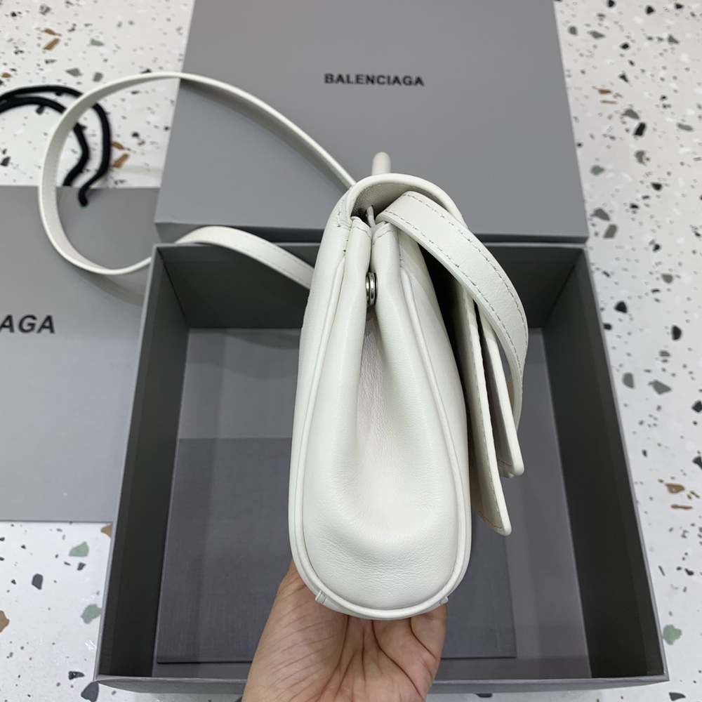 [발렌시아가] Balenciaga Air Clutch 발렌시아가 벨 에어 클러치 26x15x5cm