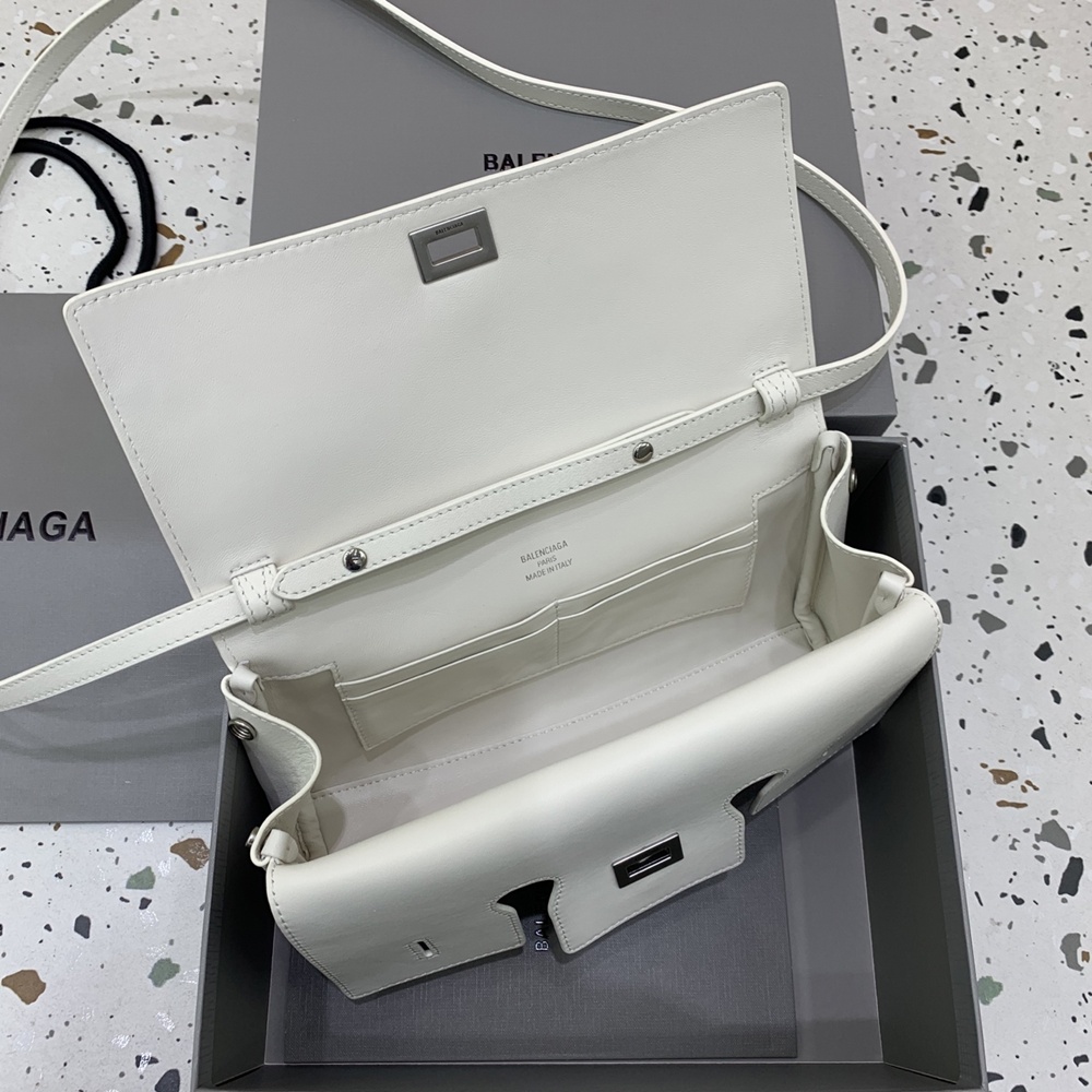 [발렌시아가] Balenciaga Air Clutch 발렌시아가 벨 에어 클러치 26x15x5cm