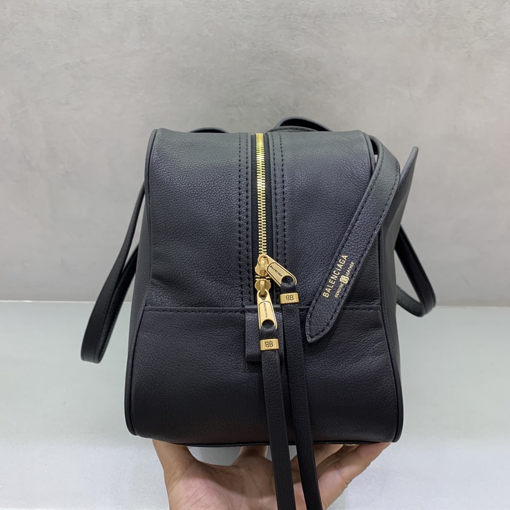 [발렌시아가] Balenciaga carrie bowling 캐리 볼링 백 36x18x14.5cm 33x12x12cm