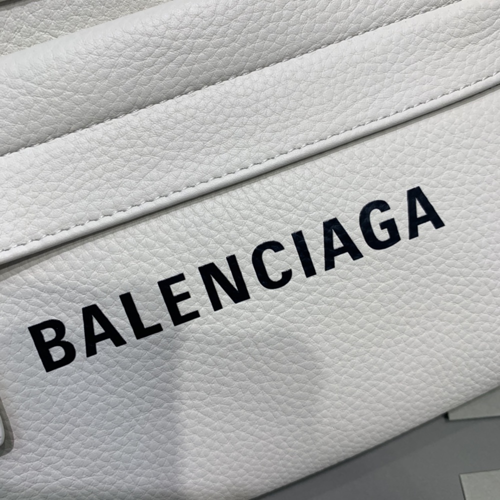 [발렌시아가] Balenciaga 로고 메신저 백 40x24x18cm