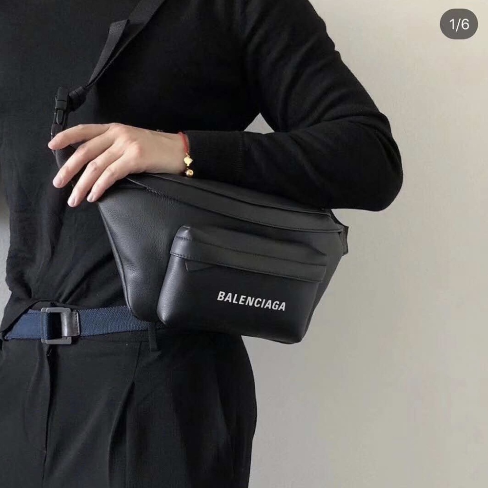 [발렌시아가] Balenciaga 로고 메신저 백 40x24x18cm