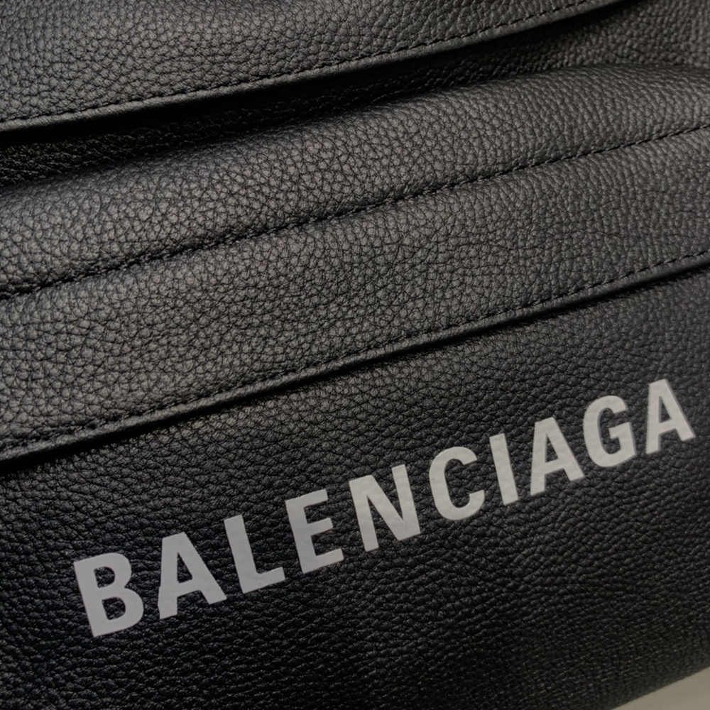 [발렌시아가] Balenciaga 로고 메신저 백 40x24x18cm