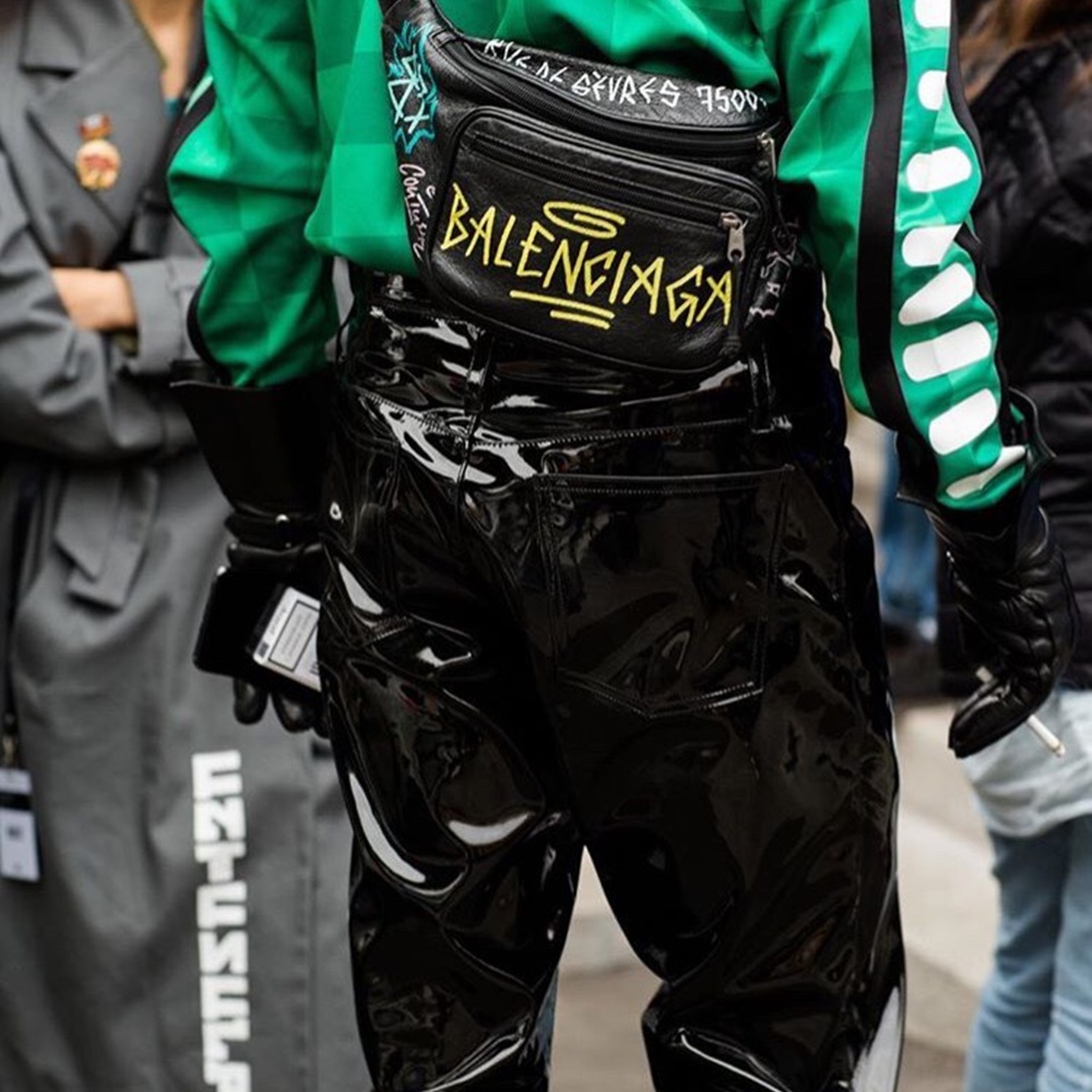 [발렌시아가] Balenciaga 로고 메신저 백 40x24x18cm