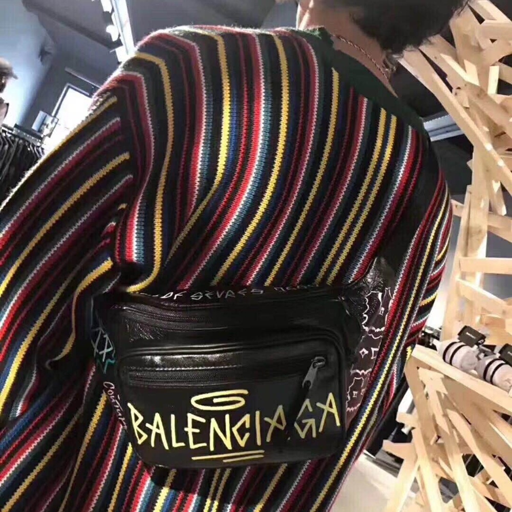 [발렌시아가] Balenciaga 로고 메신저 백 40x24x18cm