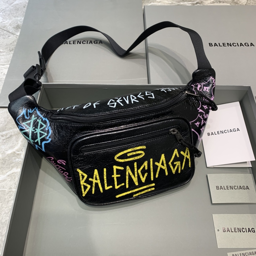 [발렌시아가] Balenciaga 로고 메신저 백 40x24x18cm