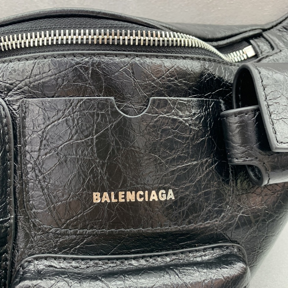 [발렌시아가] Balenciaga 로고 메신저 백 40x24x18cm
