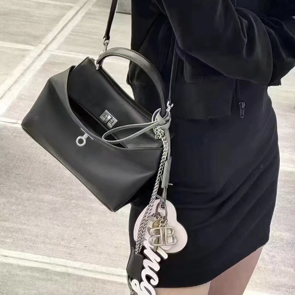 [발렌시아가] Balenciaga 로데오 3사이즈 토트 벡 Balenciaga Rodeo bag 40x30x13cm 35x23x11cm 23x10x8cm
