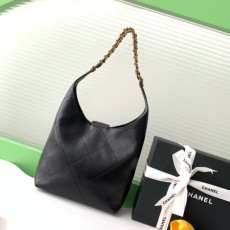 [샤넬] CHANEL 스몰 호보 핸드백 램스킨 블랙 골드 메탈