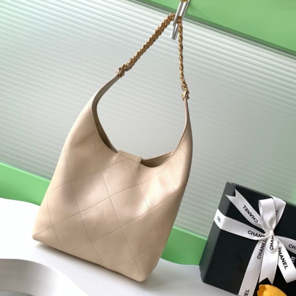 [샤넬] CHANEL 스몰 호보 핸드백 램스킨 베이지 골드 메탈