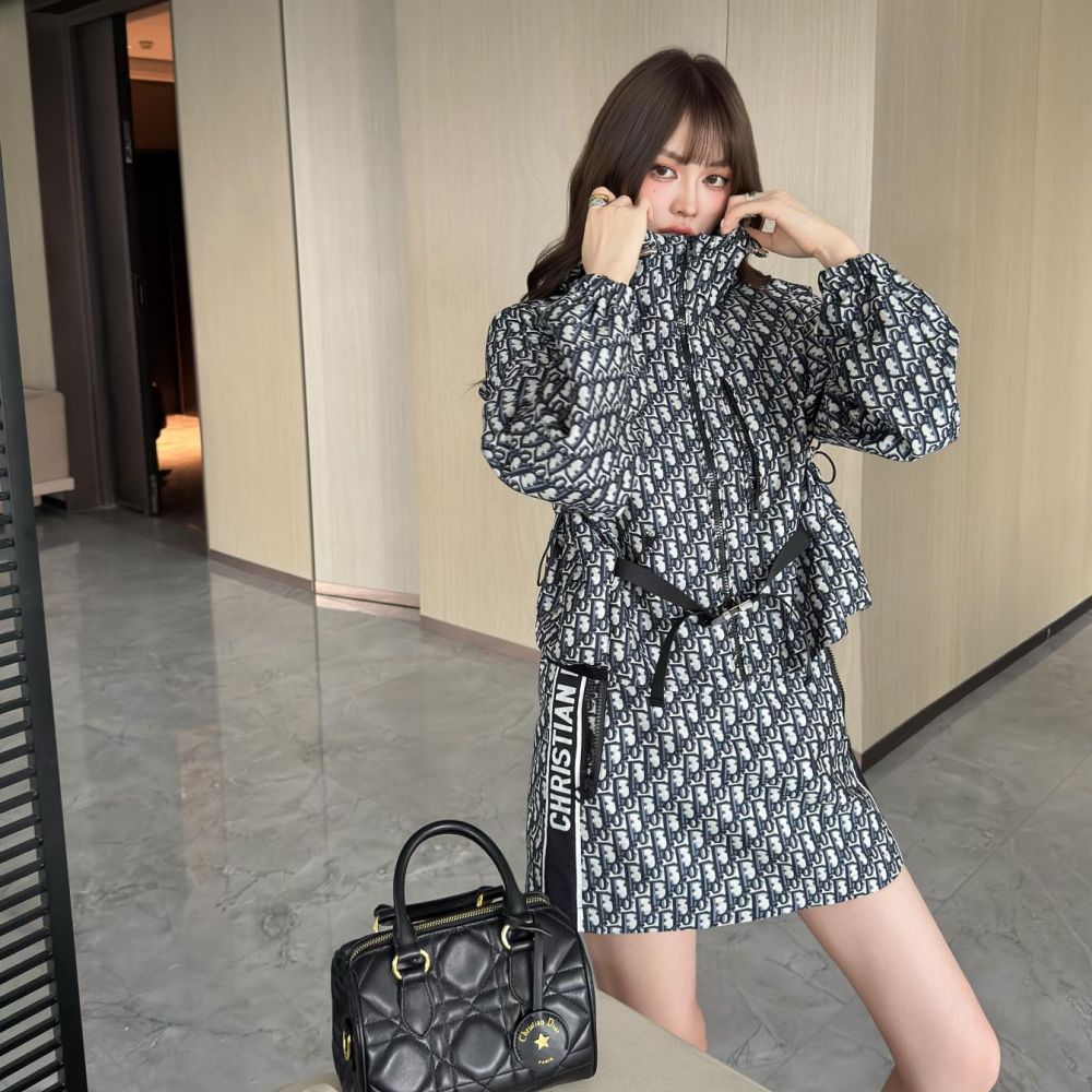 [디올] DIOR CD 클래식 올드 플라워 코트 스커트