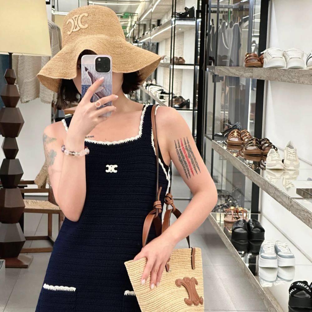 [셀린느] CELINE 트리옴프 로고 니트 드레스