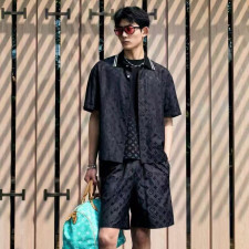 [루이비통] LOUIS VUITTON 다크패턴 콘트라스트 카라 자가드 셔츠