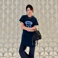 [루이비통] LOUIS VUITTON 네이비스타일 배지 프린트 티셔츠