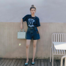 [루이비통] LOUIS VUITTON 네이비스타일 배지 프린트 티셔츠