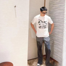 [루이비통] LOUIS VUITTON 화이트 도브 프린트 티셔츠