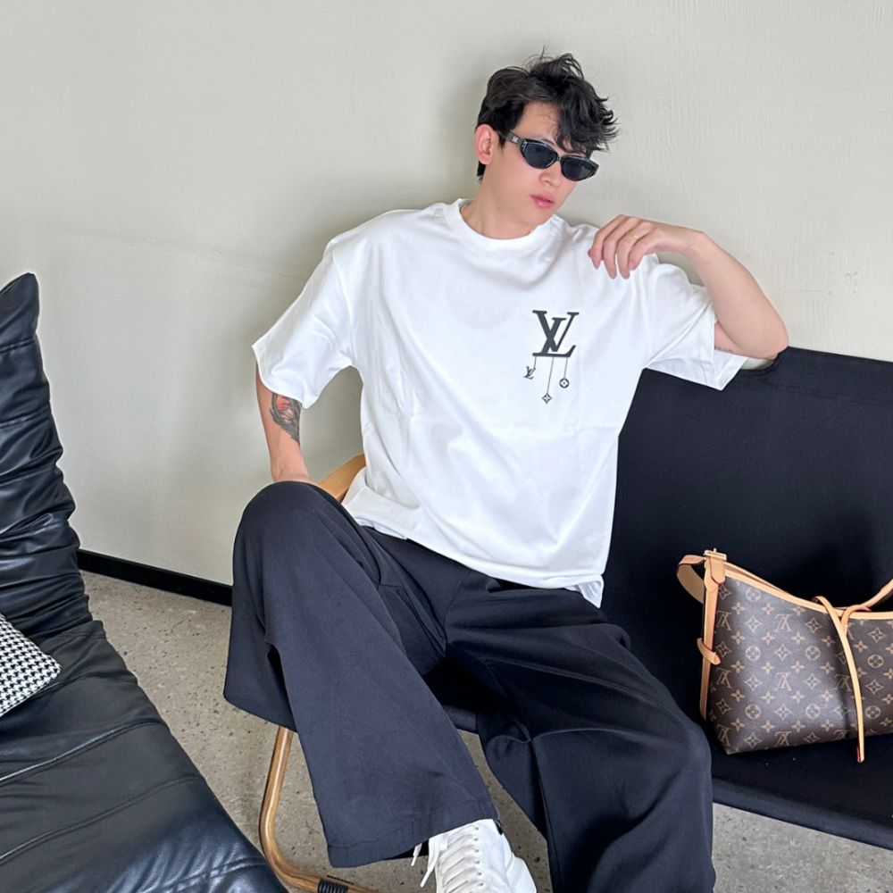 [루이비통] LOUIS VUITTON 펜던트 프린트 티셔츠