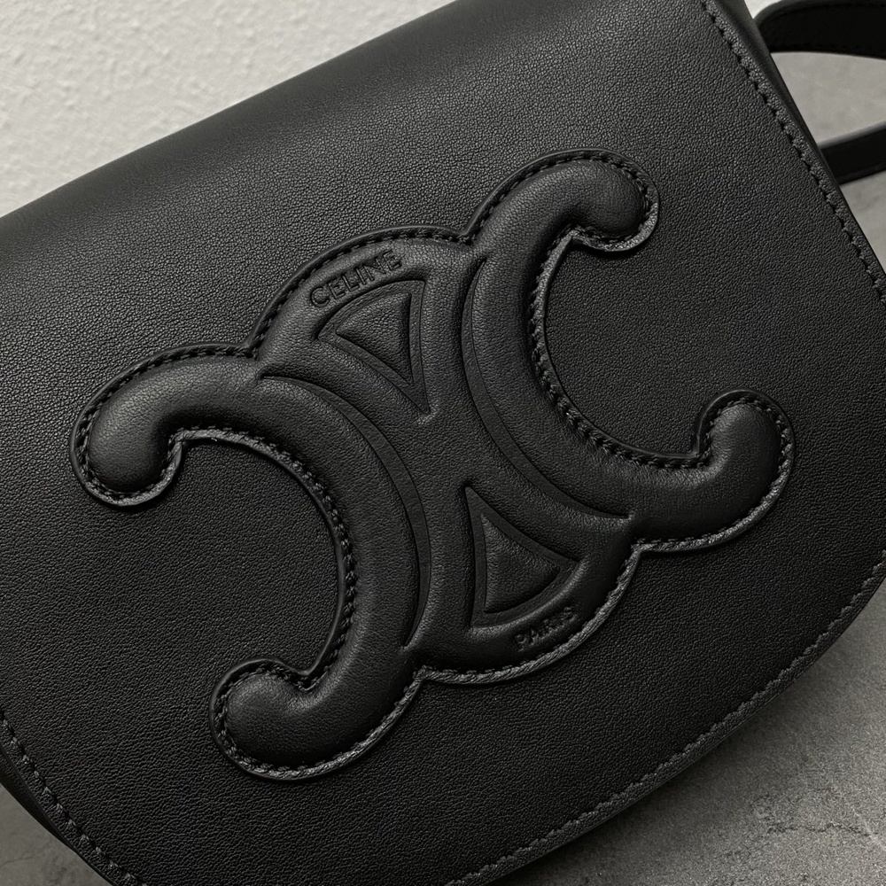 [셀린느] 191502 Celine Bag FOLCO 셀린느 폴코 숄더백 18x16x10cm