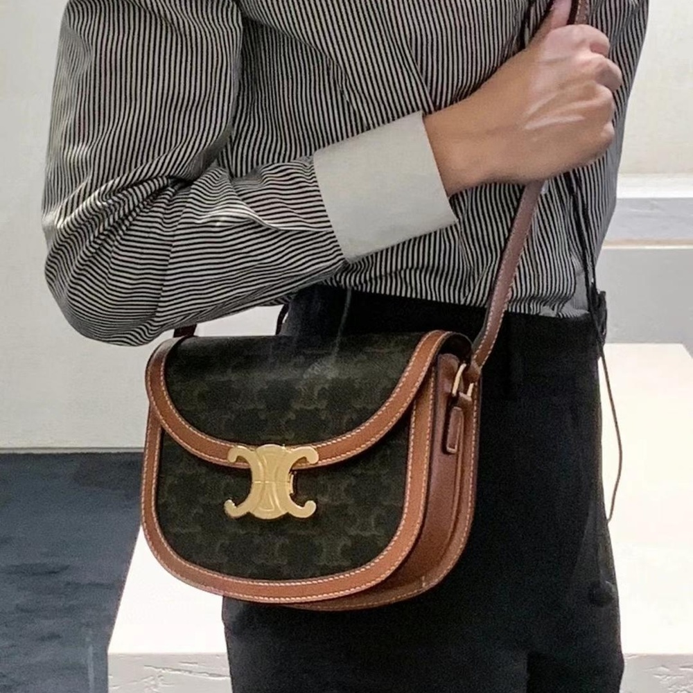 [셀린느] CELINE BESACE TRIOMPHE SHOULDER BAG - 셀린느 트리오페 베사체 캔버스 숄더백 18x16x6cm