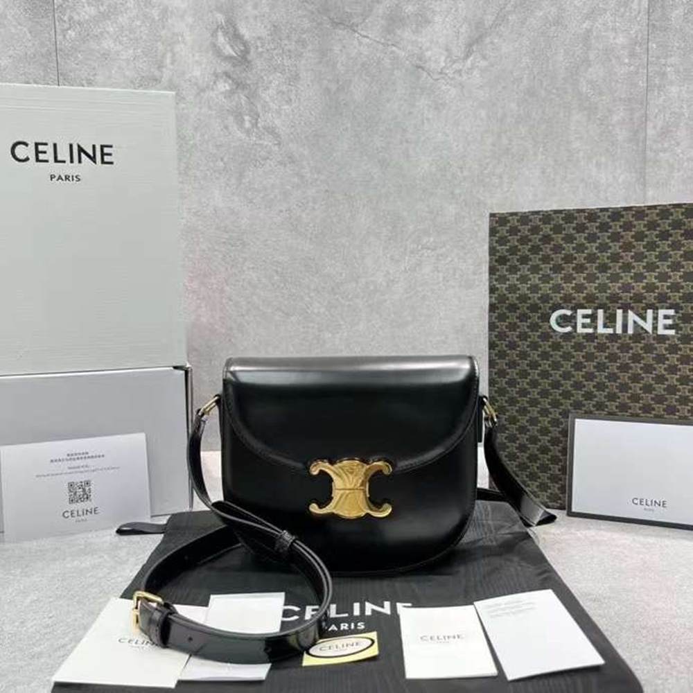 [셀린느] CELINE BESACE TRIOMPHE SHOULDER BAG - 셀린느 트리오페 베사체 캔버스 숄더백 18x16x6cm
