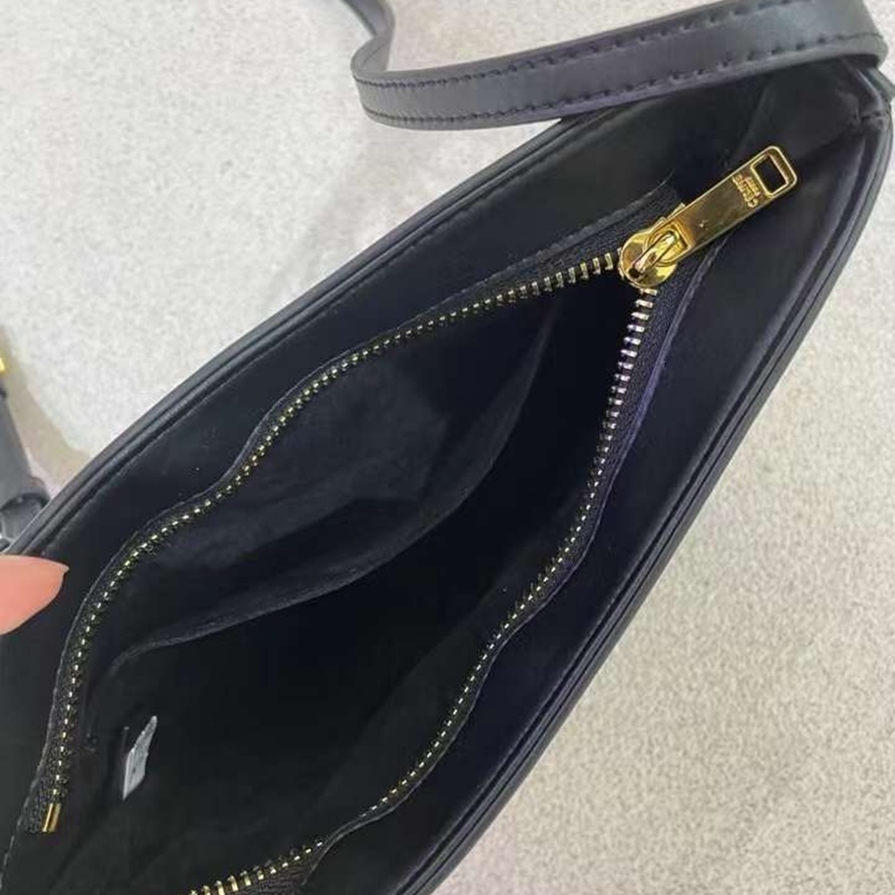 [셀린느] CELINE BESACE TRIOMPHE SHOULDER BAG - 셀린느 트리오페 베사체 캔버스 숄더백 18x16x6cm