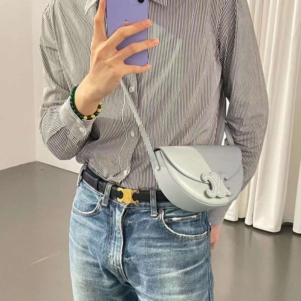 [셀린느] CELINE TRIOMPHE BESACE SHOULDER BAG - 셀린느 트리오페 틴 베사체 숄더백 110962BZ4 15x6x23cm