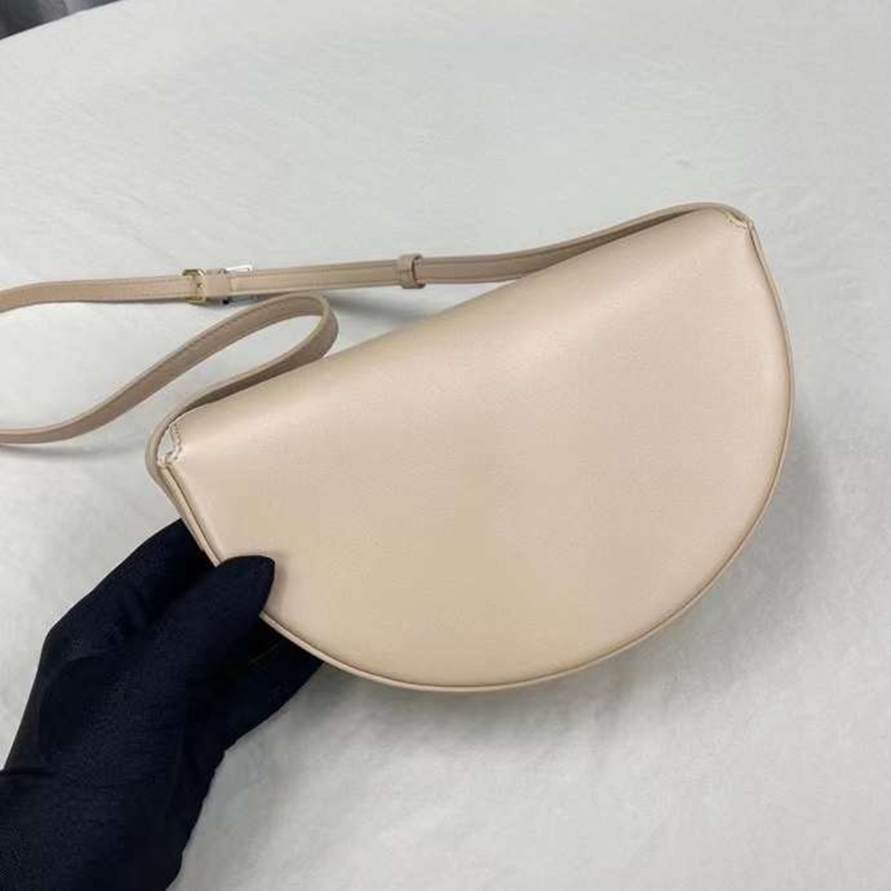 [셀린느] CELINE TRIOMPHE BESACE SHOULDER BAG - 셀린느 트리오페 틴 베사체 숄더백 110962BZ4 15x6x23cm