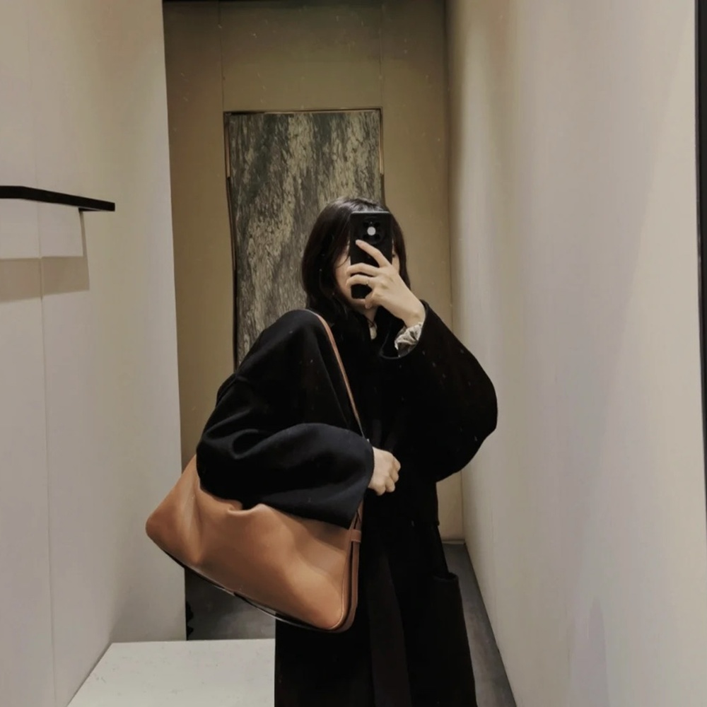 [셀린느] 111773 Celine Bag 셀린느 로미 Romy 토트백 43x30x7cm 34x16x5cm