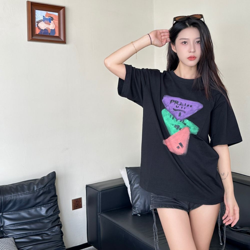 [프라다] PRADA 페인티드 로고 프린트 티셔츠
