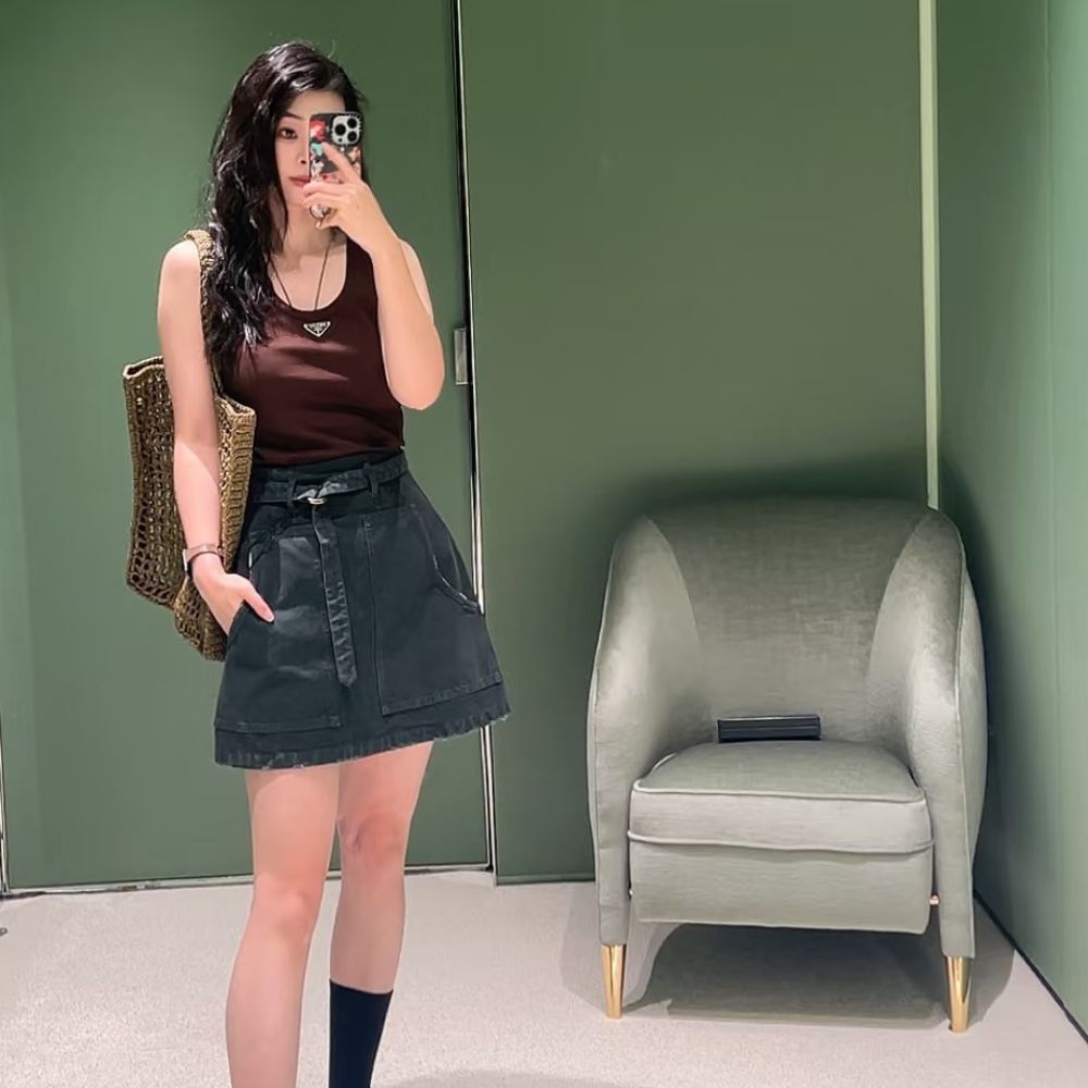 [프라다] PRADA 프라이앵글 로고 슬리브리스