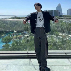 [프라다] PRADA 앵커 트라이앵글 로고 프린트 티셔츠