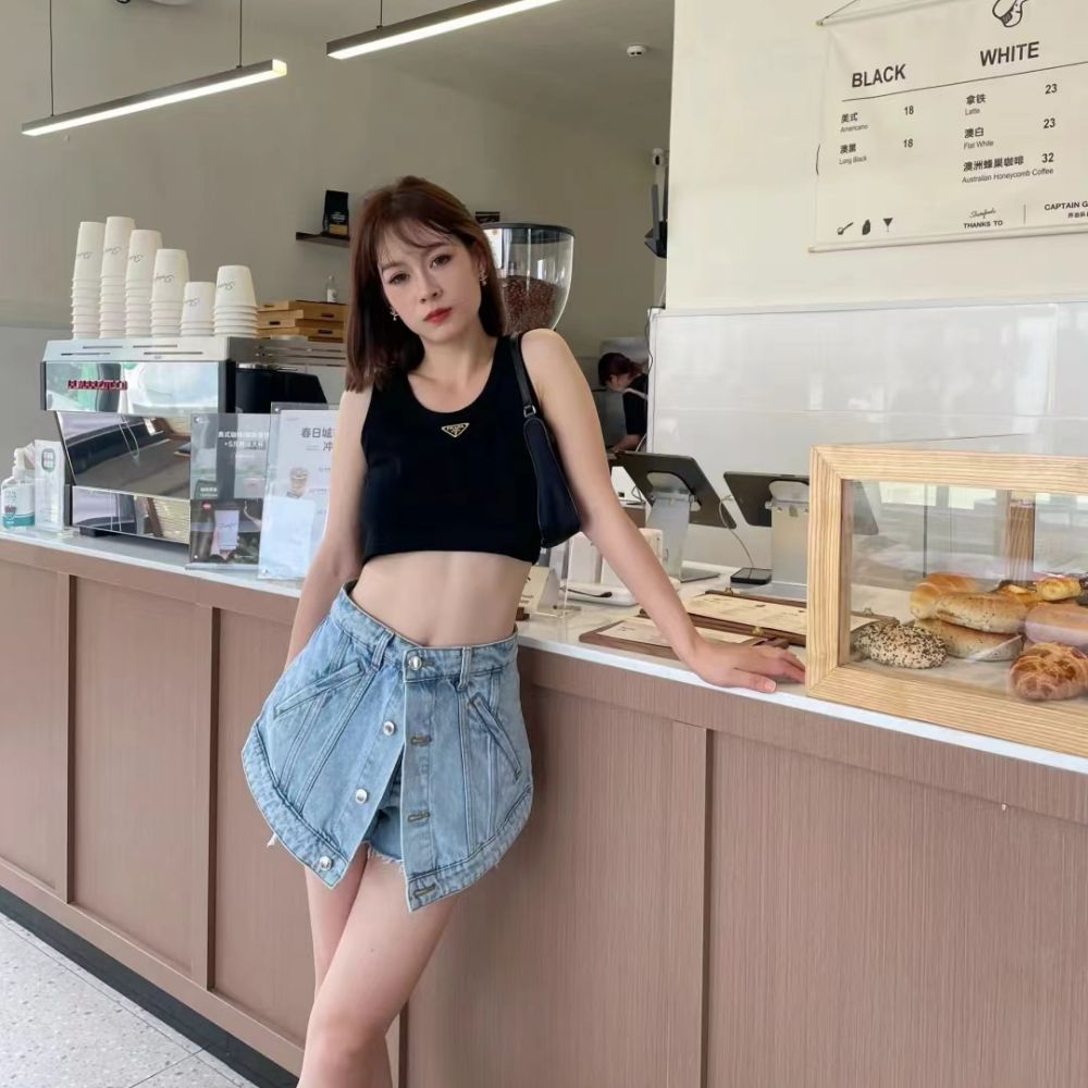 [프라다] PRADA 클래식 트라이앵글 숏 슬리브리스