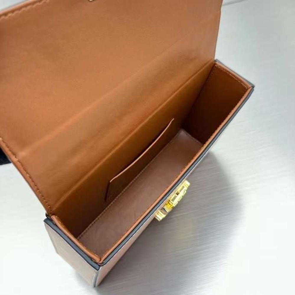 [셀린느] CELINE TRIOMPHE TOTE BAG -셀린느 월렛 온 체인 WOC 트리오페 사각 토트백 10I822DS9 22x13.5x6cm